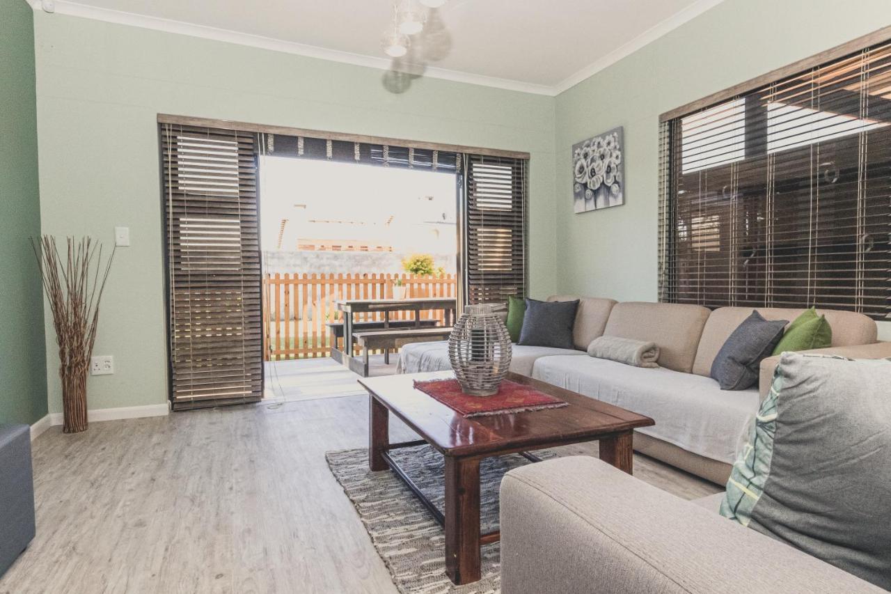 Salty Corner Cottage Swakopmund Exterior foto